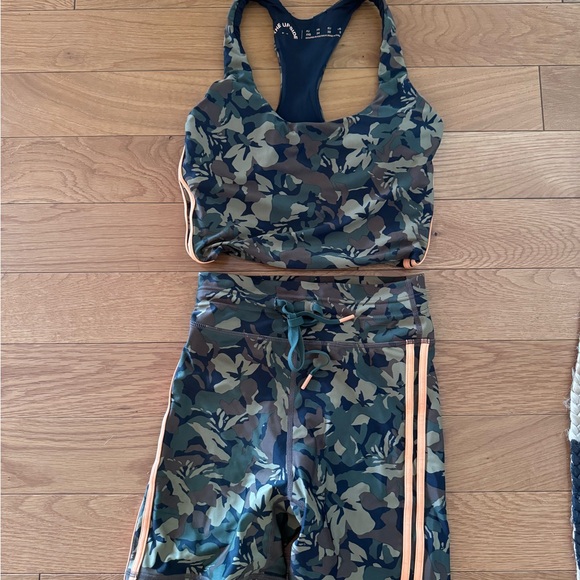 The upside New! Set tank and shorts
BASECAMP 5IN SPIN SHORT xxs - Picture 2 of 11